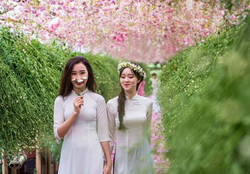 Khung cảnh nên thơ của Vườn Hoa Phương Linh