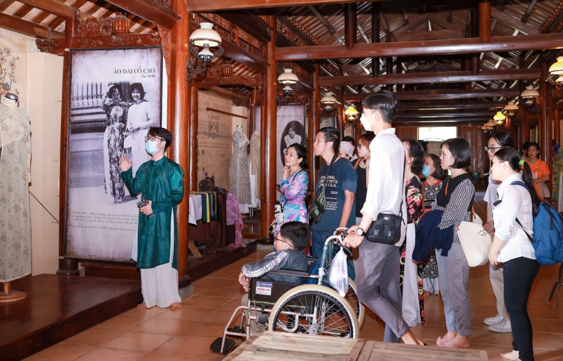 (Trải nghiệm tuyệt vời về văn hoá tà áo dài Việt Nam qua từng thời đại)